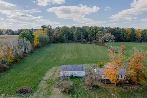10570 N Johnson Rd, North Benton, OH 44449