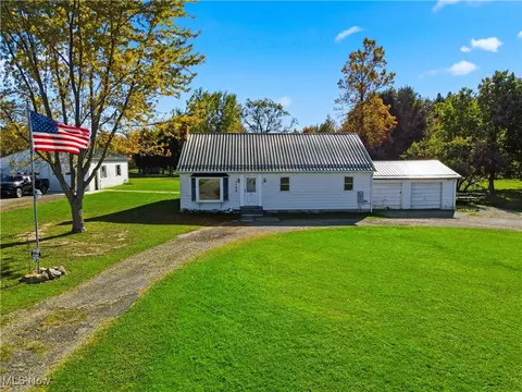 1186 Plymouth Rd, Ashtabula, OH 44004