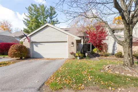 5 Hampshire Ct, Beachwood, OH 44122