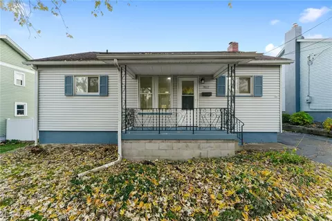 7822 2nd St, Masury, OH 44438