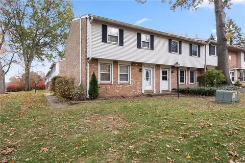 132 S Main St #B10, Munroe Falls, OH 44262