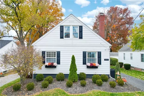 1415 Falls Ave, Cuyahoga Falls, OH 44223