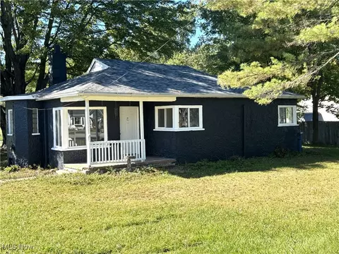 6278 Tod Ave SW, Lordstown, OH 44481