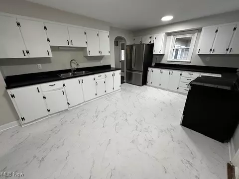 Kitchen - 10488 Dewhurst Rd, Elyria, OH 44035 photo 1 of 3