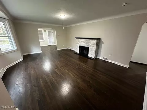 Living - 10488 Dewhurst Rd, Elyria, OH 44035 photo 3 of 4
