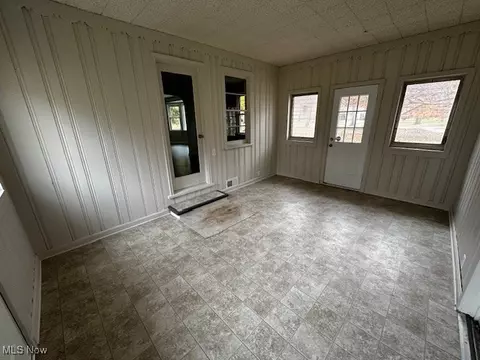 Exterior - 10488 Dewhurst Rd, Elyria, OH 44035 photo 3 of 5