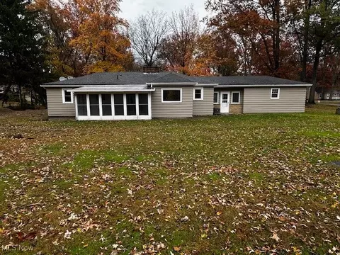 Exterior - 10488 Dewhurst Rd, Elyria, OH 44035 photo 1 of 5