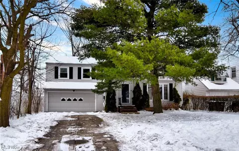 1491 Edgefield Rd, Lyndhurst, OH 44124