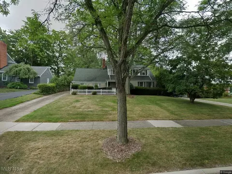 21510 Halburton Rd, Beachwood, OH 44122