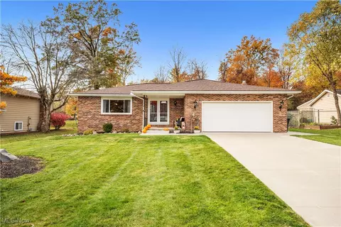 11900 Rolling Meadow Ln, North Royalton, OH 44133