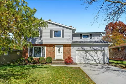 7500 Romilly Oval, Parma, OH 44129