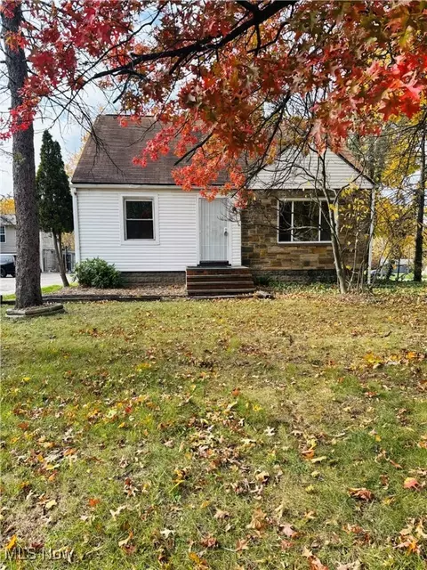 1574 East Ave, Akron, OH 44314