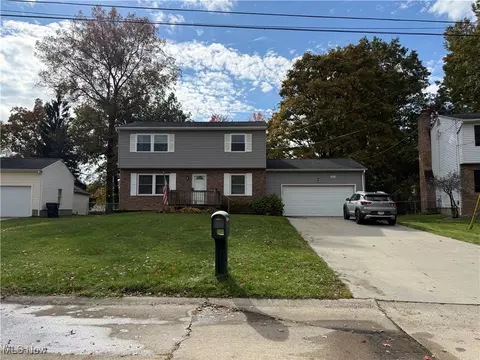 3741 Morley Dr, Kent, OH 44240