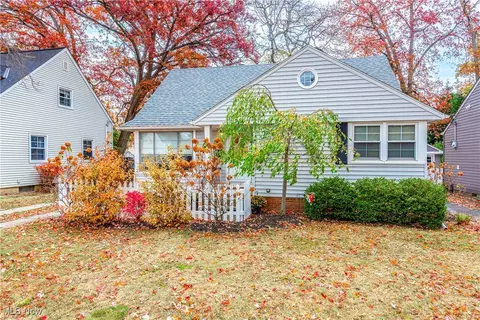 553 Kenilworth Rd, Bay Village, OH 44140