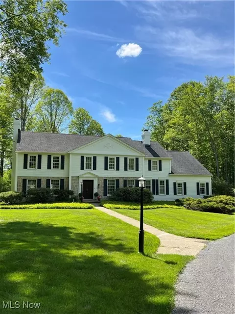 14350 Hartwell Trl, Novelty, OH 44072