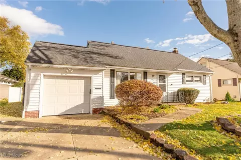 608 Werstler Ave NW, North Canton, OH 44720