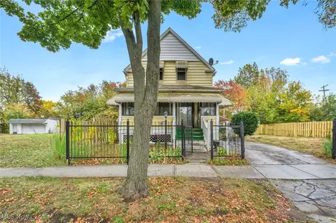 987 E 78th St, Cleveland, OH 44103
