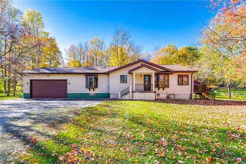 613 Mishler Rd, Mogadore, OH 44260