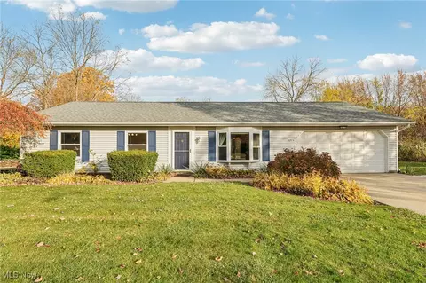 6713 Dave Dr, Madison, OH 44057