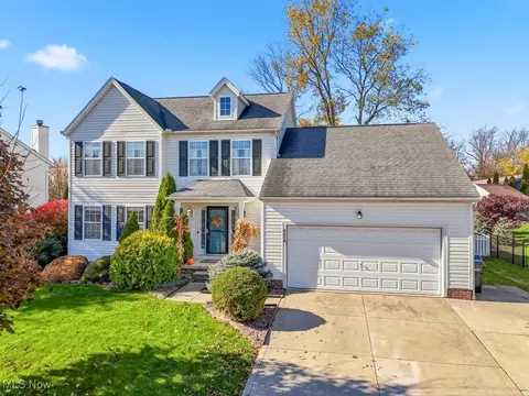 4394 Ridge View Dr, Uniontown, OH 44685