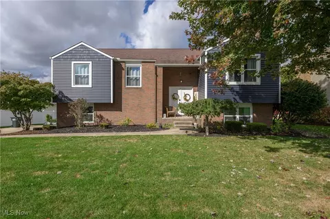 1639 Horizon Dr, Louisville, OH 44641