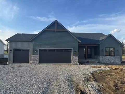 2601 Lake Center St NW, Lake, OH 44685