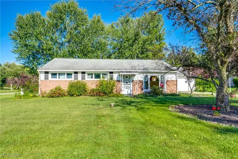 9244 Lakeside Dr, Streetsboro, OH 44241