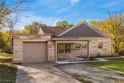 724 Garden Rd, Zanesville, OH 43701