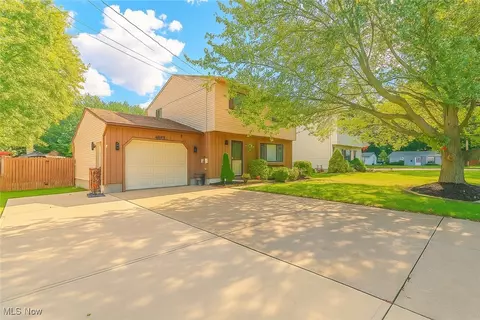 5605 Grove Ave, Mentor, OH 44060