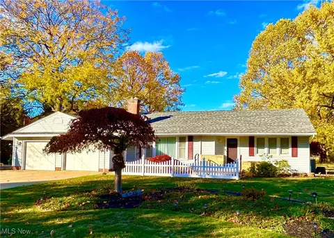 2269 Country Club Dr, Wickliffe, OH 44092