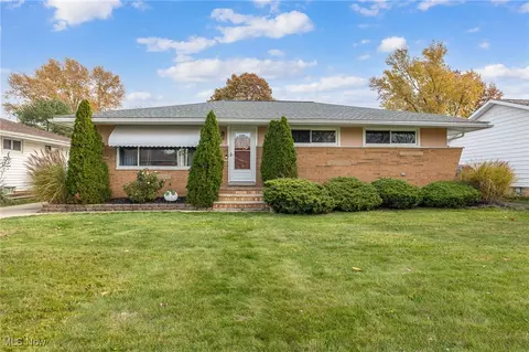 7735 Ann Arbor Dr, Parma, OH 44130