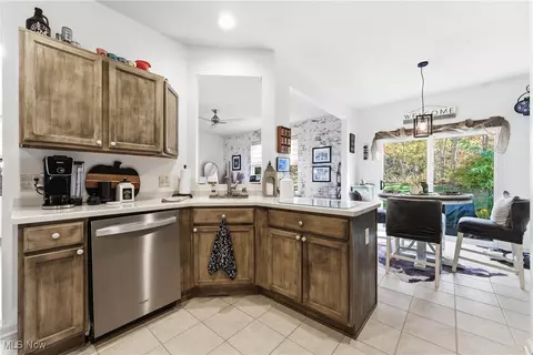 Kitchen - 4038 Gardiner Run, Akron, OH 44321 photo 2 of 2