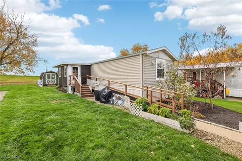 110 W Lebanon Nw Rd #125, Dalton, OH 44618