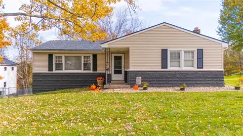 69649 Crescent Rd, Saint Clairsville, OH 43950