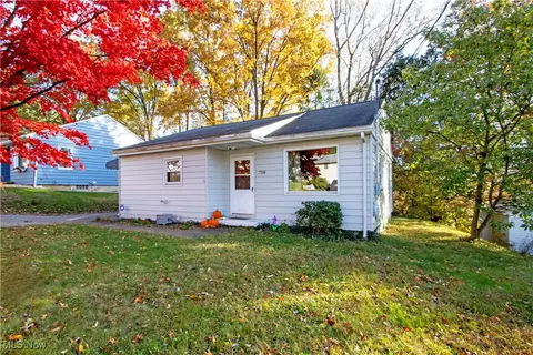 758 Western Dr, Wooster, OH 44691