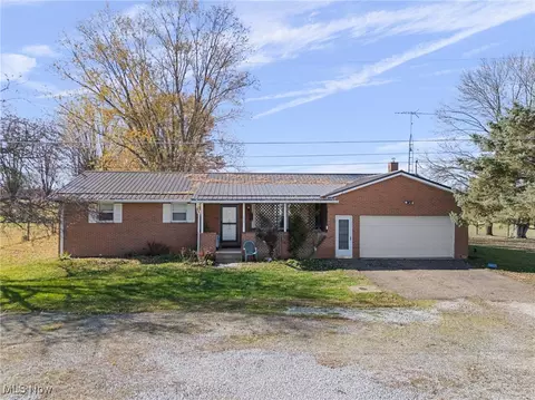 10519 Poorman St SW, Navarre, OH 44662