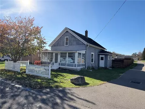 9389 Maple Ave SE, East Sparta, OH 44626