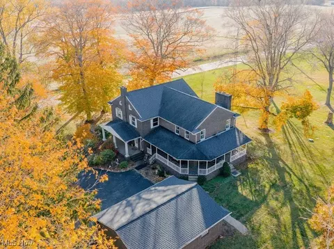 6285 California Ave, Louisville, OH 44641