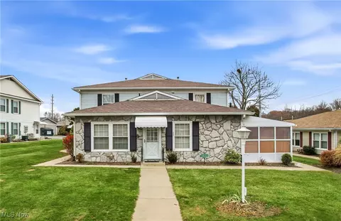 1356 Pembrooke Dr #A, Salem, OH 44460