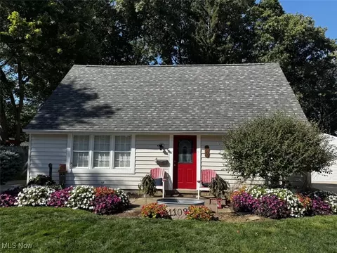 1109 Cooper Dr, Cuyahoga Falls, OH 44221