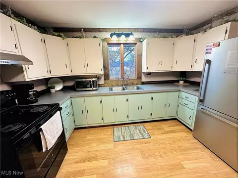 Kitchen - 190 Township Road 1031, Nova, OH 44859 photo 3 of 4