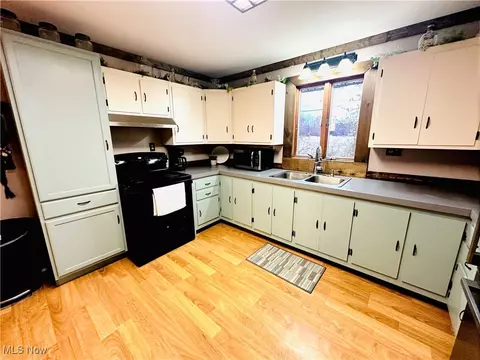 Kitchen - 190 Township Road 1031, Nova, OH 44859 photo 4 of 4