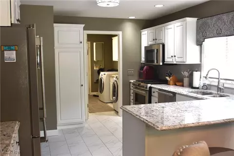 Kitchen - 7871 Walnut St #A, Boardman, OH 44512 photo 3 of 5