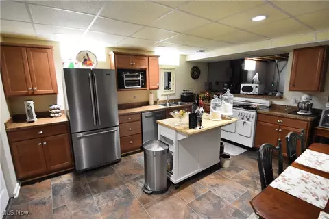 Kitchen - 7871 Walnut St #A, Boardman, OH 44512 photo 5 of 5