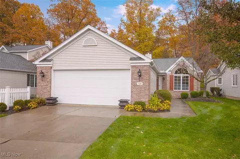 7241 Baldwin Reserve Dr, Middleburg Heights, OH 44130