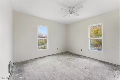 Bedroom - 1206 Diagonal Rd, Akron, OH 44307 photo 7 of 8
