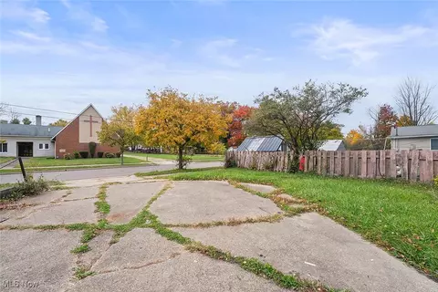 Exterior - 1206 Diagonal Rd, Akron, OH 44307 photo 1 of 1