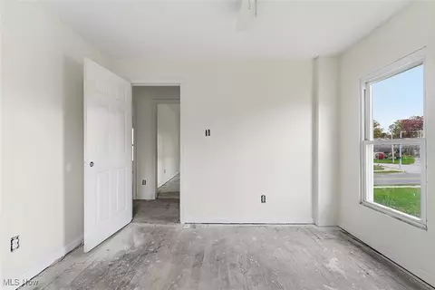Bedroom - 1206 Diagonal Rd, Akron, OH 44307 photo 6 of 8