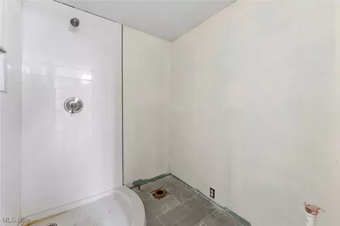 Bath - 1206 Diagonal Rd, Akron, OH 44307 photo 1 of 2