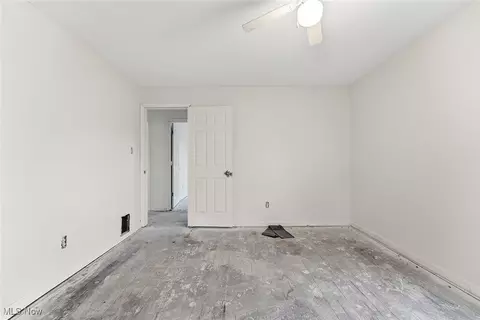 Bedroom - 1206 Diagonal Rd, Akron, OH 44307 photo 2 of 8